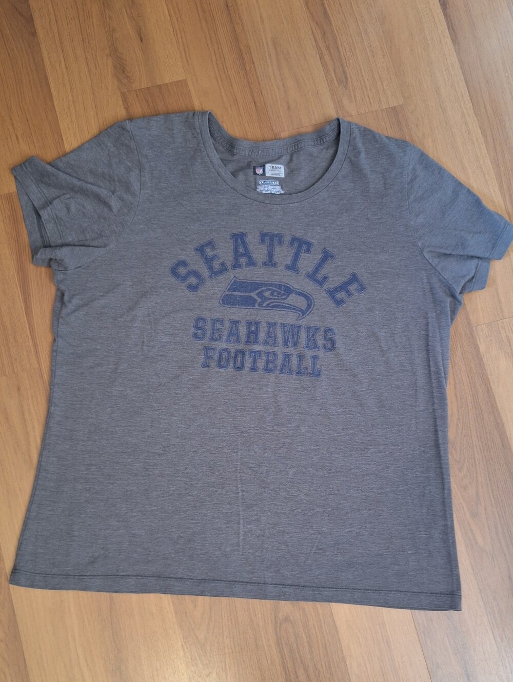 Women's NFL Team Apparel Seattle Seahawks Graphic T Shirt. XXL